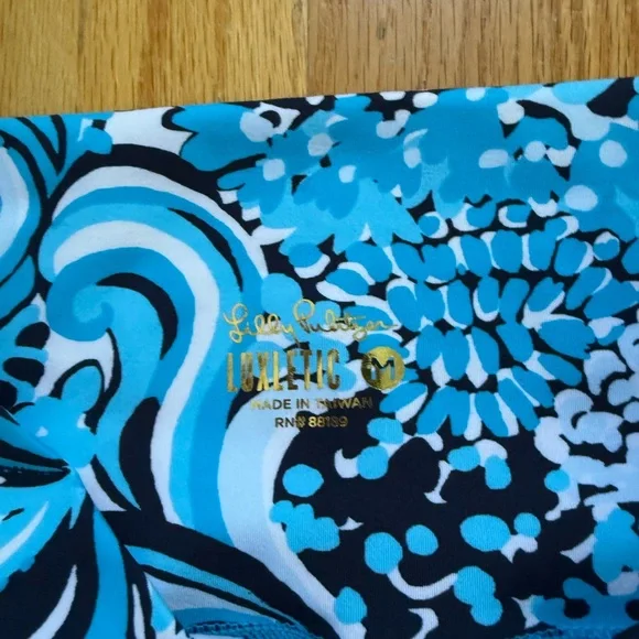 NWT Lilly Pulitzer Biker Shorts - Picture 3 of 3